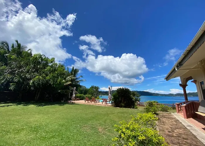 Bay View Apartment *