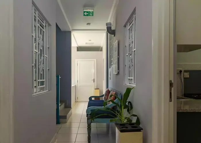 Bay View Apartment *